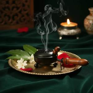 Dhoop Dani en laiton massif avec couvercle ventilé pour cérémonies religieuses, export, hôtels, restaurants, décoration intérieure - Product Image 1