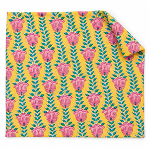 Tissu en voile de coton peigné léger imprimé à la main Pinksa, motif feuilles jaunes et bleues, 90 GSM - Product Image 4