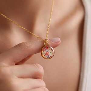 Customize Handmade Nature Dried Flower Resin Necklaces Real Flower Jewelry Necklace to <b>Her</b> <b>Unique</b> Birthday <b>Gift</b> - Product Image 6