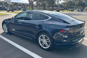 Véhicules hybrides sportifs Tesla Model S 85D d'occasion à vendre en gros - Product Image 3