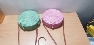 Sac Bali rond en rotin fabriqué au Vietnam, avec poignée en cuir, sac à main tissé naturellement fait main, export en gros direct usine - Product Image 4