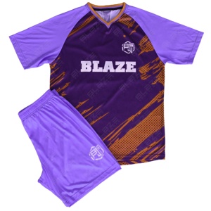 Camiseta de fútbol para adultos personalizada, uniforme de fútbol con logotipo personalizado, nombres y números, material de poliéster 100% - Product Image 1