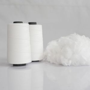 Hilo de Algodón Peinado Compacto NE 16s/1 de Alta Calidad para Tejer con Acabado Suave y Excelente Durabilidad - Product Image 1