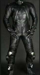 Traje de Cuero Genuino de Cuerpo Entero Negro para Hombre, Mono de Una o Dos Piezas con Diseño de Espalda Abierta, Hecho en Pakistán - Product Image 3