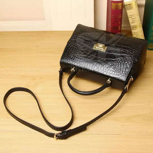 Bolsos de Cuero para Mujer con Logotipo Personalizado, Bolsos de Hombro de Cuero Genuino Hechos a Medida - Product Image 5