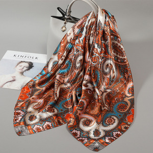 Nouvel Arrivage – Foulard Carré de Luxe en Soie Satinée Imprimée, Design Personnalisé, 90x90 cm, Châle Décontracté Multifonctionnel - Product Image 4