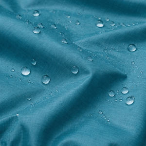 Chaqueta cortavientos personalizada al por mayor para hombre, con capucha, media cremallera, diseño de bloques de color, impermeable, para entrenamiento y running. - Product Image 6