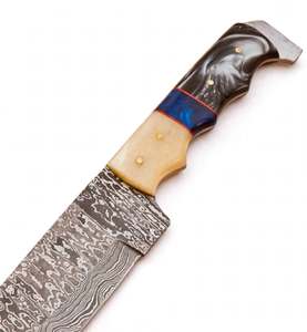 Couteau utilitaire d'extérieur artisanal en acier Damas avec manche en composite os et résine marbrée - Product Image 3