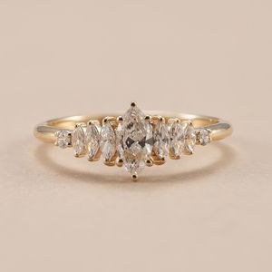 Bague en cluster de diamants taille marquise de 1,00 carat, style floral, cultivés en laboratoire, avec or massif 14 carats, bijoux fins pour demande en mariage pour la mariée - Product Image 1