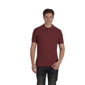 T-shirt décontracté en coton cachemire tricoté à col en V, teint en fil, uni, écoresponsable, fabriqué en Italie, pour homme, à manches courtes - Product Image 1