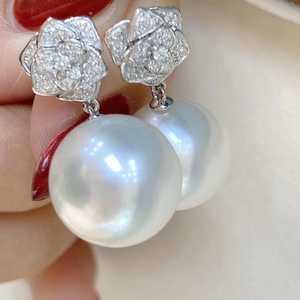 Boucles d'oreilles pendantes en dentelle de style français avec perle naturelle de 11-12 mm, base en argent sterling rond à forte luminosité, légers défauts - Product Image 2