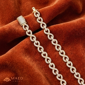 Collier en Moissanite Plaqué Or 18K, Chaîne Fine Tendance, Design Maillon Infini, Pendentif Classique Style New York - Product Image 4