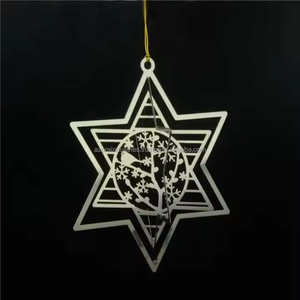 Adornos personalizados para árboles de Navidad Grabado de acero inoxidable Grabado de metal Decoraciones colgantes de Navidad - Product Image 3