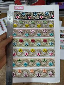 Ruban de dentelle en filet brodé floral multicolore avec bordure en fil métallique fantaisie pour Kurti, Saree, Dupatta et vêtements – Vente en gros - Product Image 1