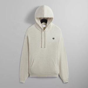 Sudadera con capucha minimalista para hombre con estilo de logotipo sutil para la comodidad diaria Ajuste relajado Torcedura moderna en el minimalismo clásico - Product Image 1