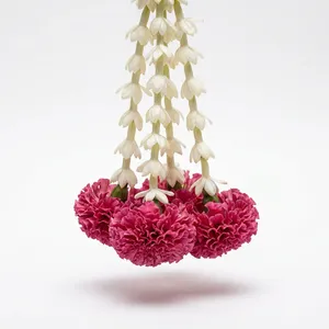 Decoración de Pared con Flores Tradicionales, Borlas Azules y Perlas para Bodas en Interiores - Product Image 2