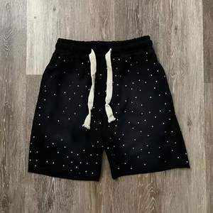 Shorts d'été personnalisés pour hommes, coupe mi-longue, en coton 100% délavé à l'acide, motif uni tendance, idéal pour le fitness et le jogging, avec poches - Product Image 2