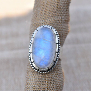 Belle bague en argent sterling 925 avec cabochon en pierre de lune, faite à la main, bijou statement - Product Image 4