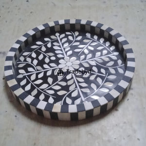 Bandeja Decorativa de Lujo con Incrustaciones de Hueso Hecha a Mano para el Hogar, por Tradebyd - Product Image 2