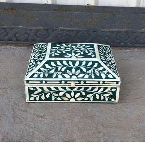 Boîte de rangement élégante en bois de manguier avec incrustation d'os | Organisateur de motifs classiques faits à la main | Bijoux vintage, souvenir et porte-cadeau - Product Image 4