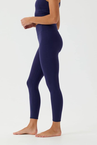 Conjunto de Yoga Premium para Mujer, Tela Suave de Nailon y Spandex, Ropa Deportiva para Gimnasio, Conjunto de Yoga sin Costuras para Mujer - Product Image 3