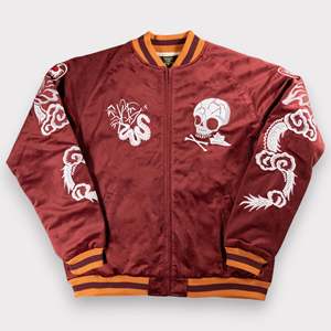 Chaqueta Sukajan Japonesa Vithas Industry para Hombre, Chaqueta Souvenir Japonesa Sukajan - Calavera - Color Granate - Product Image 1