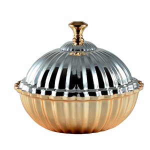 Bol de vaisselle de conception classique pour articles de cadeaux de mariage Bol de date de stockage de nourriture en métal de grande qualité avec finition argent et or - Product Image 1