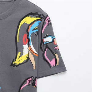 Camiseta Gráfica Multicolor Gris Unisex de Algodón Suave Casual de Manga Corta con Cuello Redondo Estampada - Product Image 3