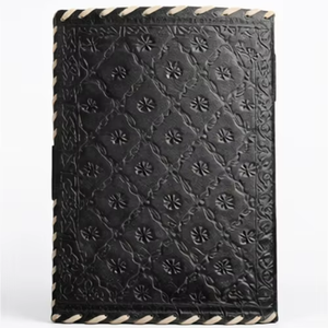 Diario de Cuero Negro Pintado a Mano con Arte Floral Colorido, Cierre de Metal, Cordón Cruzado, Cuaderno Hecho a Mano, Regalo, 8x6 Pulgadas de Alto - Product Image 3