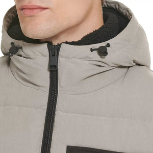 Chaqueta acolchada ligera para hombre, diseñada para retener el calor, fácil de usar y con un estilo casual moderno para el invierno. - Product Image 6