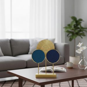 Adorno de Ventilador Metálico Dorado con Detalles Circulares Azules, Decoración de Mesa Moderna para Interiores - Product Image 2
