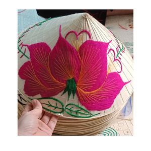 Sombrero Cónico Tradicional Hecho a Mano de Hojas de Palma de Bambú para Decoración de Festivales en la Playa, Souvenir de Vietnam, Artesanía al por Mayor - Product Image 1