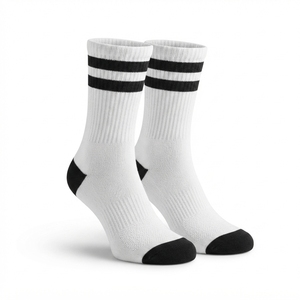 Chaussettes blanches pour hommes avec rayures noires et renforts sur les orteils et le talon pour usage sportif, prix de gros - Product Image 1