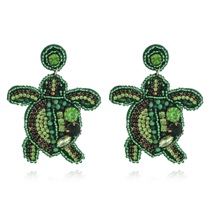 Boucles d'oreilles clous en perles de verre tissées à la main Série Océan, motifs étoile de mer, hippocampe, dauphin, tortue, coquillage, style vintage, par MD HANDICRAFTS - Product Image 3