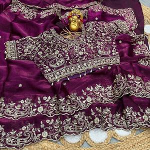 Sari traditionnel indien en satin Fandy de qualité supérieure avec broderie c pallu et travail au fil Zari argenté, bordure découpée - Product Image 1