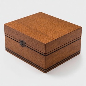 Étui à cigares de luxe en bois massif, conçu pour des collections exclusives, offrant une structure robuste et une apparence élégante - Product Image 3