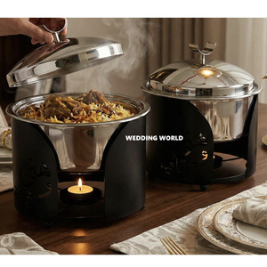 Juego de tres calentadores de comida metálicos de diseño tradicional, cacerola hecha a mano, olla metálica elegante y clásica. - Product Image 2