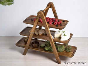 Support à gâteau en bois avec option de gravure personnalisée, cadeau de mariage idéal, pièce maîtresse rustique, affichage et présentation de cuisine - Product Image 6