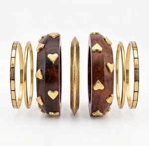 Bracelets en bois faits à la main avec textures naturelles et designs élégants, style vintage pour la mode ethnique et les cadeaux - Product Image 2