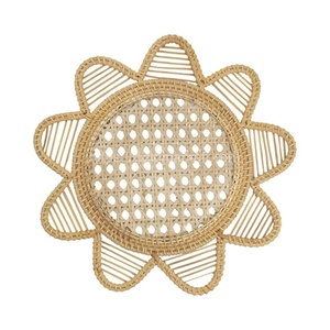 Décoration de la maison bohème peint à la main écologique rotin fleur pétoncle napperons/chargeur 50pcs intérieur extérieur utilisation personnalisée - Product Image 1