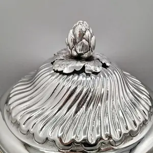 Casserole élégante en acier inoxydable isolée |   Parfait pour la table à manger et l'agencement du buffet - Product Image 4