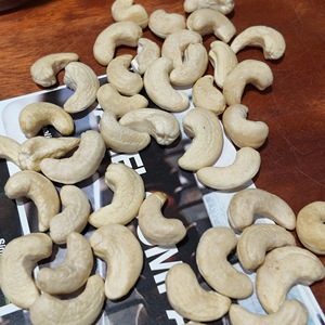 Nueces de Anacardo Africanas Frescas W180 de Alta Calidad, 100% Naturales, Orgánicas Certificadas por USDA/EU, Seleccionadas para Fabricantes de Alimentos a Nivel Mundial - Product Image 2