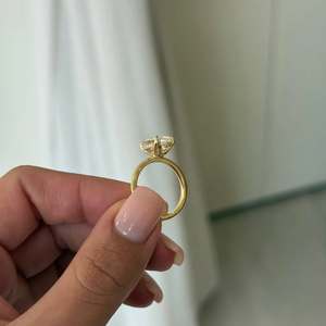 Anillo de Plata de Ley 925 con Moissanita, Anillo de Moissanita Chapado en Oro de 14K, Anillo de Compromiso con Diamante Cultivado en Laboratorio para Mujer - Product Image 2
