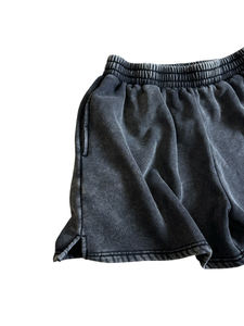 Shorts de moda para mujer con acabado elegante y tela transpirable, ideales para viajes y clima cálido. - Product Image 5