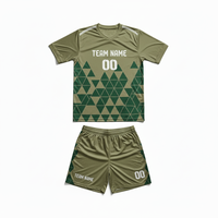 Conjunto de Camiseta de Fútbol Personalizada Verde Oliva con Patrón Geométrico, Cuello en V, Manga Corta, Absorbe la Humedad, Unisex para Adultos, Impresión Sublimada 100%