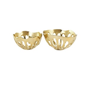Bol en métal nickel antique avec base à motifs Bol à fruits Bols de dattes en métal - Product Image 2