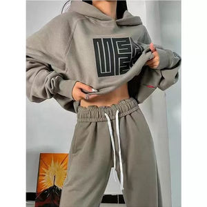 Ensemble de survêtement deux pièces pour femme, style streetwear hip-hop, de qualité supérieure, avec sweat à capuche et pantalon long en tricot, orné de motifs. - Product Image 6