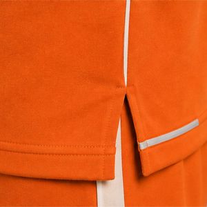 Ensemble T-shirt et short surdimensionné pour homme Orange avec empiècements contrastants beiges, logo personnalisé, col rond, style streetwear décontracté, fabricant en gros - Product Image 5