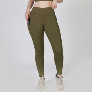 Conjunto de Yoga de Nylon y Spandex Acanalado de Doble Capa con Etiqueta Privada, Sujetador Deportivo, Pantalones Cortos y Leggings, Logotipo Personalizado, Ecológico, Transpirable, MOQ Bajo - Product Image 4