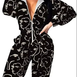 ชุดวอร์มกันลมแบบสั่งทำพิเศษสำหรับผู้หญิง ชุด 2 ชิ้น ผ้าไนลอนน้ำหนักเบาแบบต่อผ้า ซิปแจ็คเก็ตครอปสำหรับผู้หญิง - Product Image 1